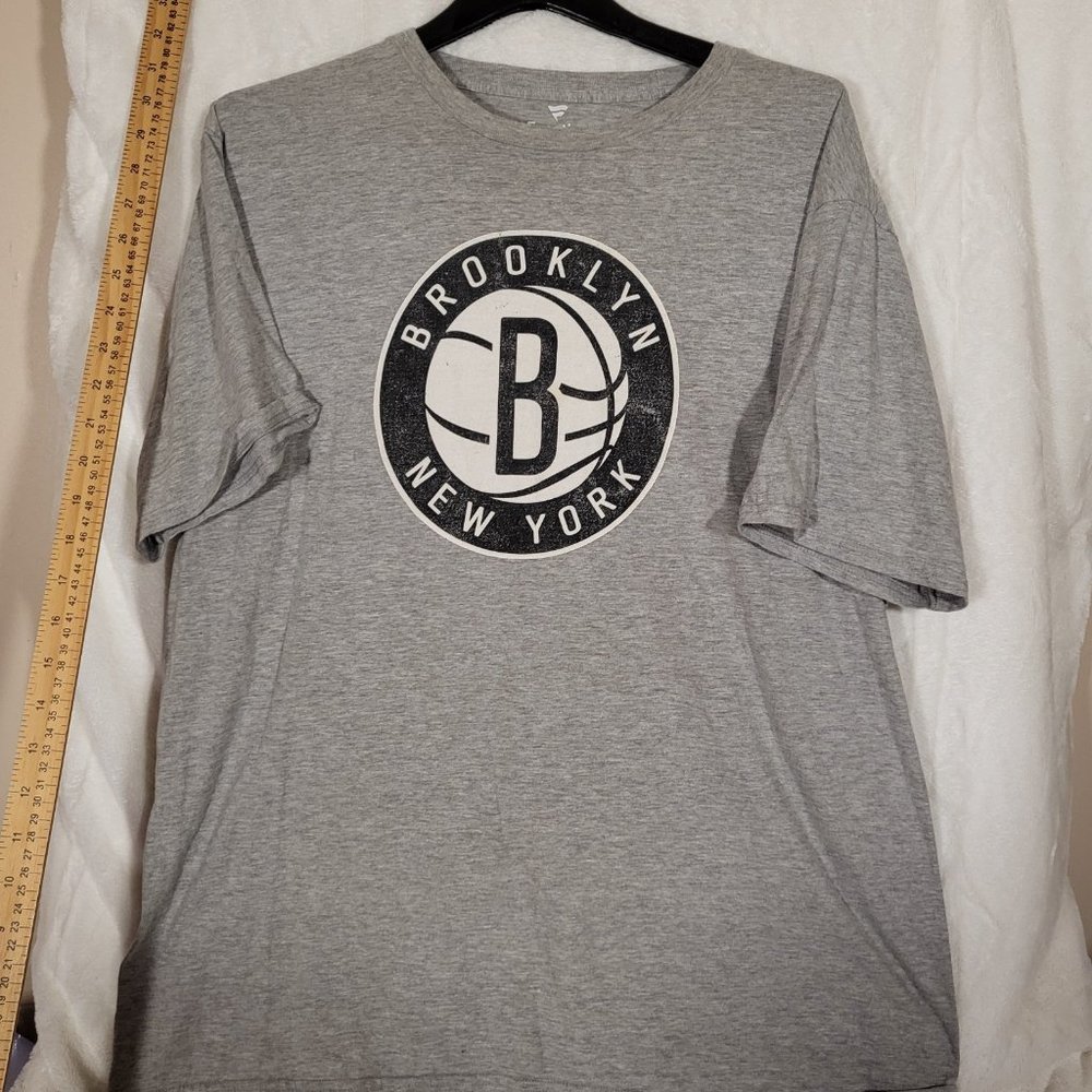 Kyrie Irving Brooklyn nets t shirt XL